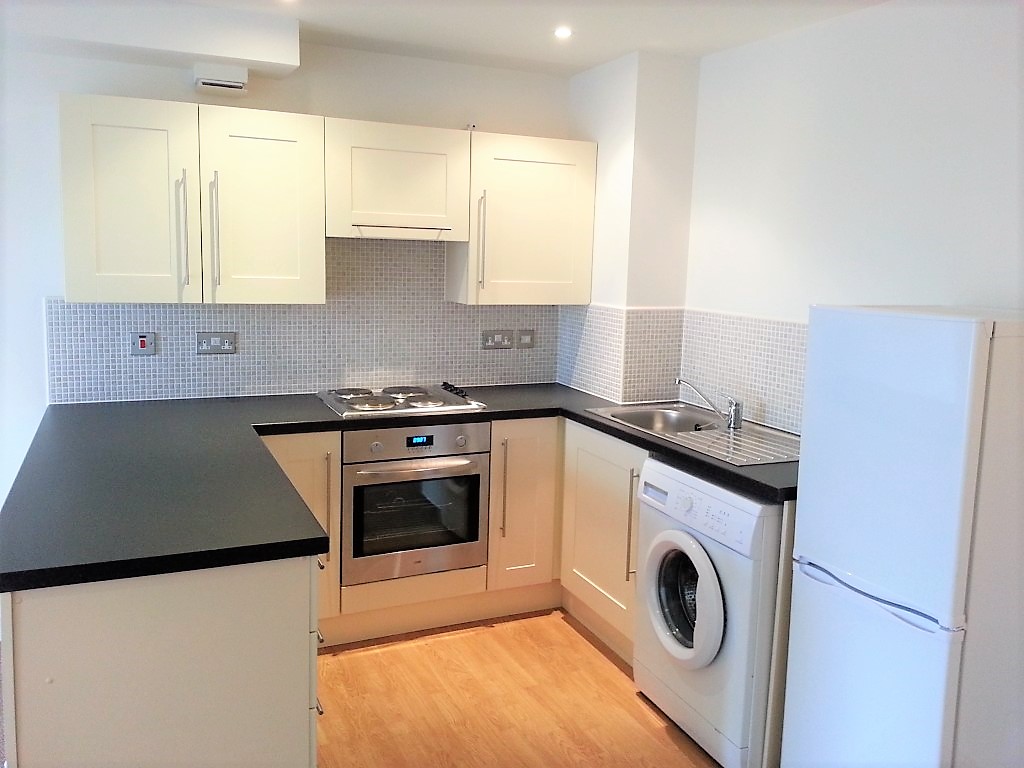 2 bed Flat to let in Wigan Prime Location. Close to Town/Rail/Bus