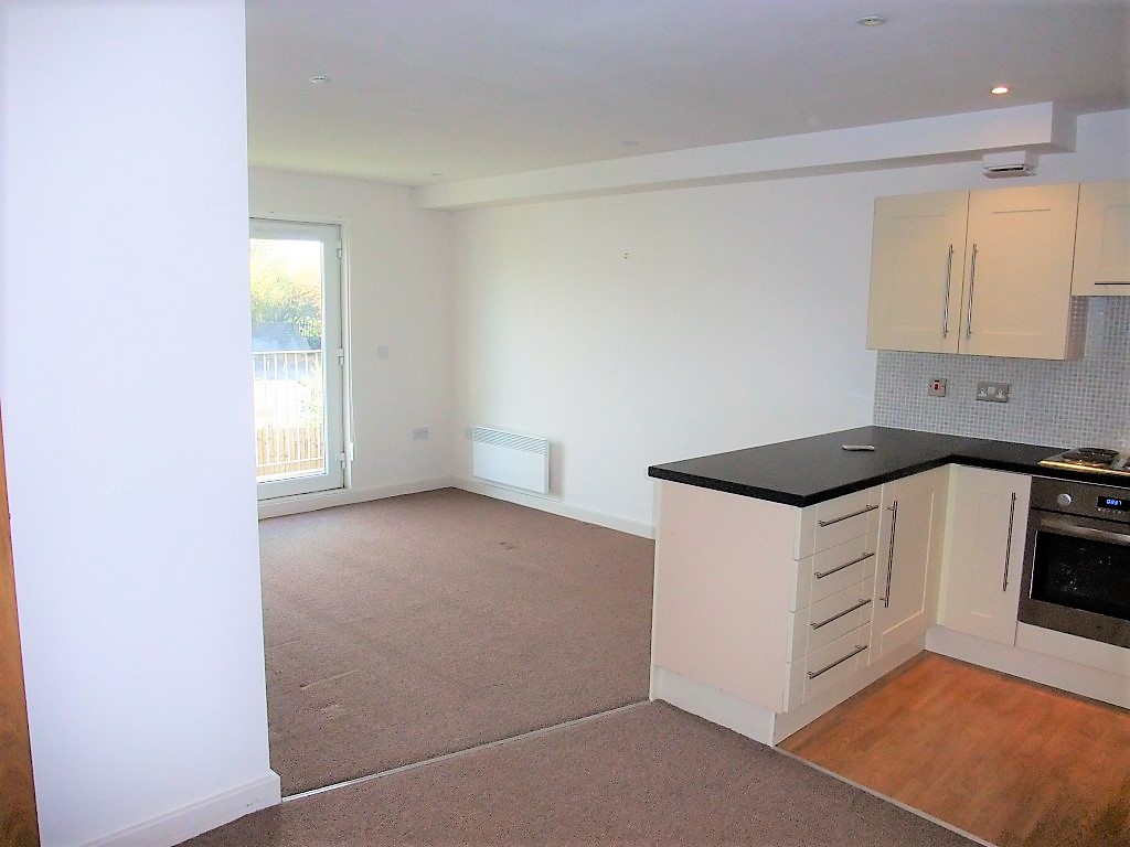 2 bed Flat to let in Wigan Prime Location. Close to Town/Rail/Bus