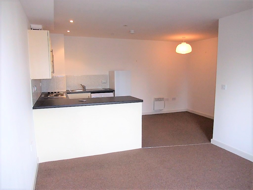 2 bed Flat to let in Wigan Prime Location. Close to Town/Rail/Bus