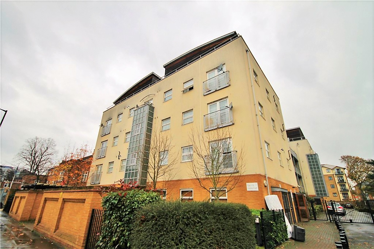2 Bedroom 2 Bathroom Flat Sydenham Road, Croydon, Close to East Croydon