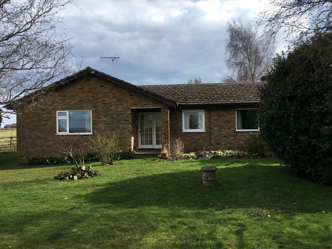 Spacious Rural Bungalow To Let in Little Horwood, Milton Keynes The