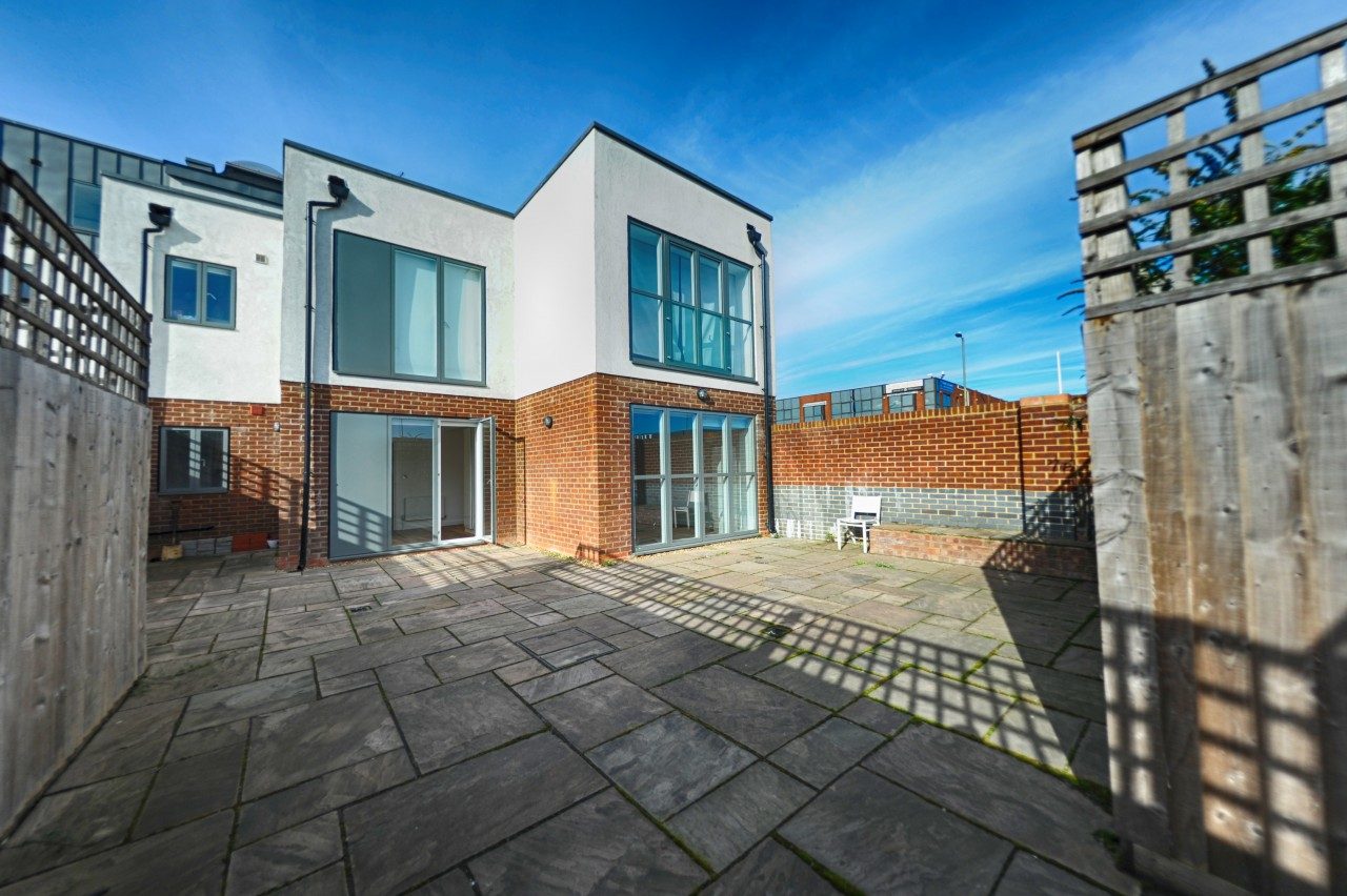 Three Bedroom Apartment to Let in West Hendon The Online Letting