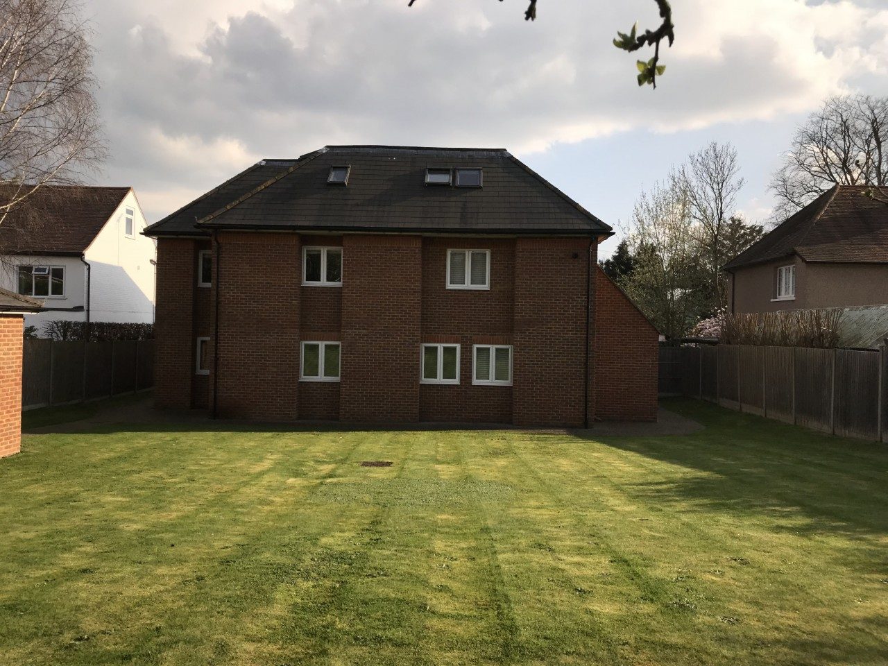 Excellent Two Bedroom and Two Bathroom Ground Floor Apartment to Rent in Burnham The Online