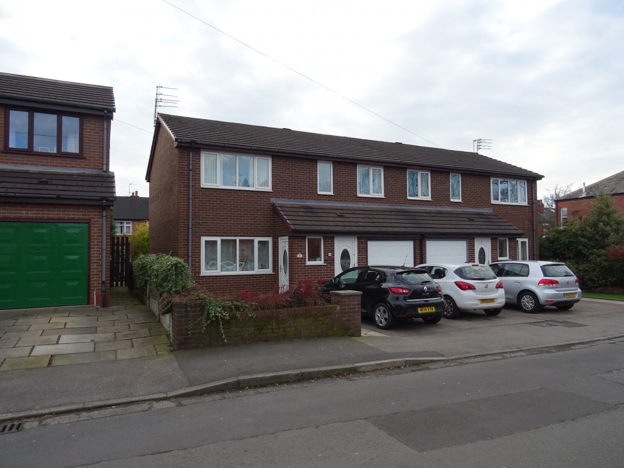 Two Bedroom First Floor Apartment to Rent in Stockport The Online