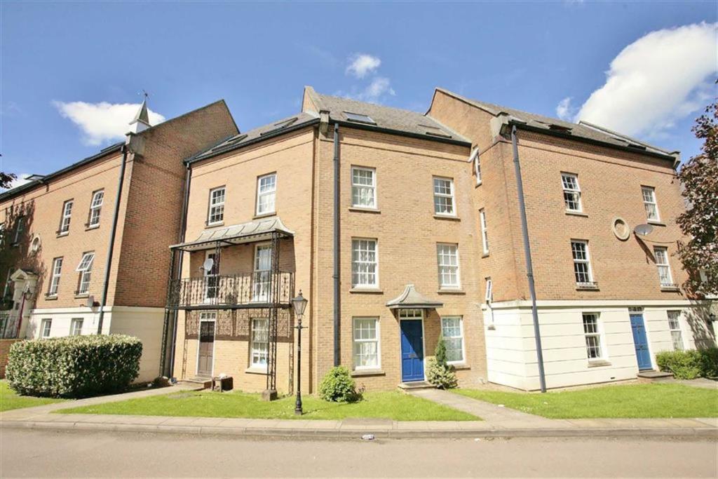 Refurbished & Modern Apartment for Rent within Walking Distance to Town