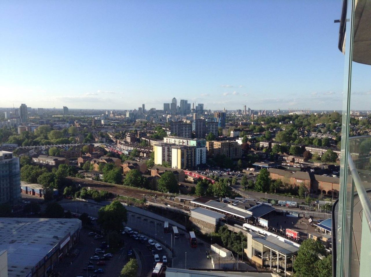 Two Bedroom Apartment to Let in Lewisham on 21st Floor with Panoramic