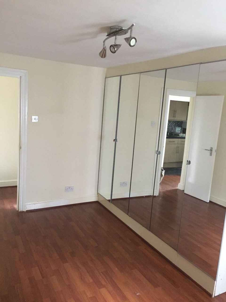 1 bedroom ground floor flat to let in Crystal Palace The Online