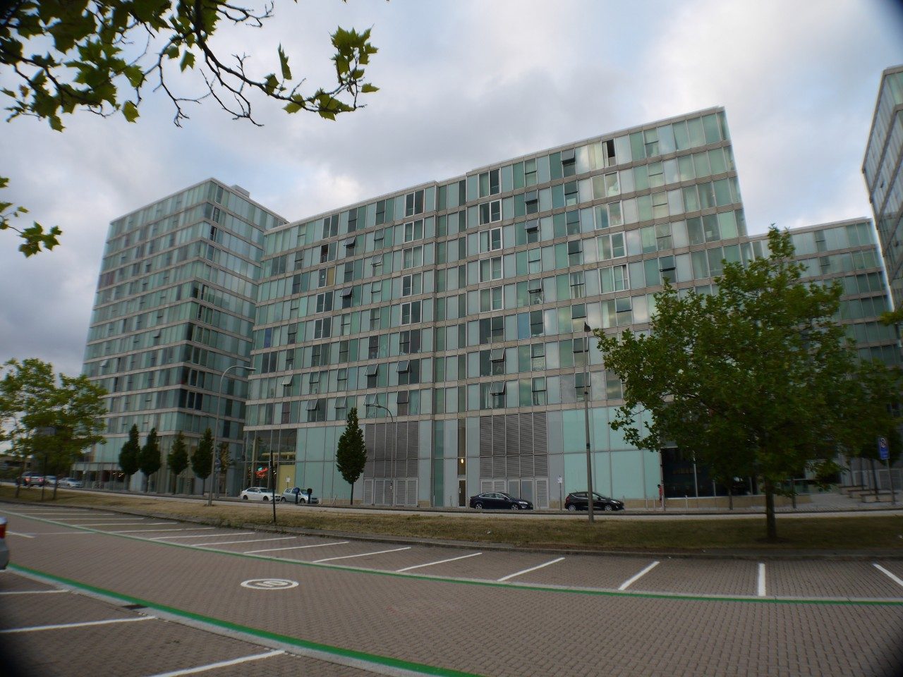 One bedroom penthouse apartment to let in Milton Keynes with stunning