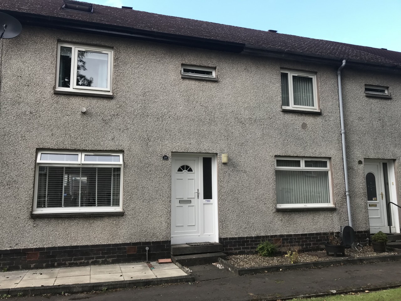 2 Bedroom Midterraced Home to let in Menstrie, Clackmannanshire The
