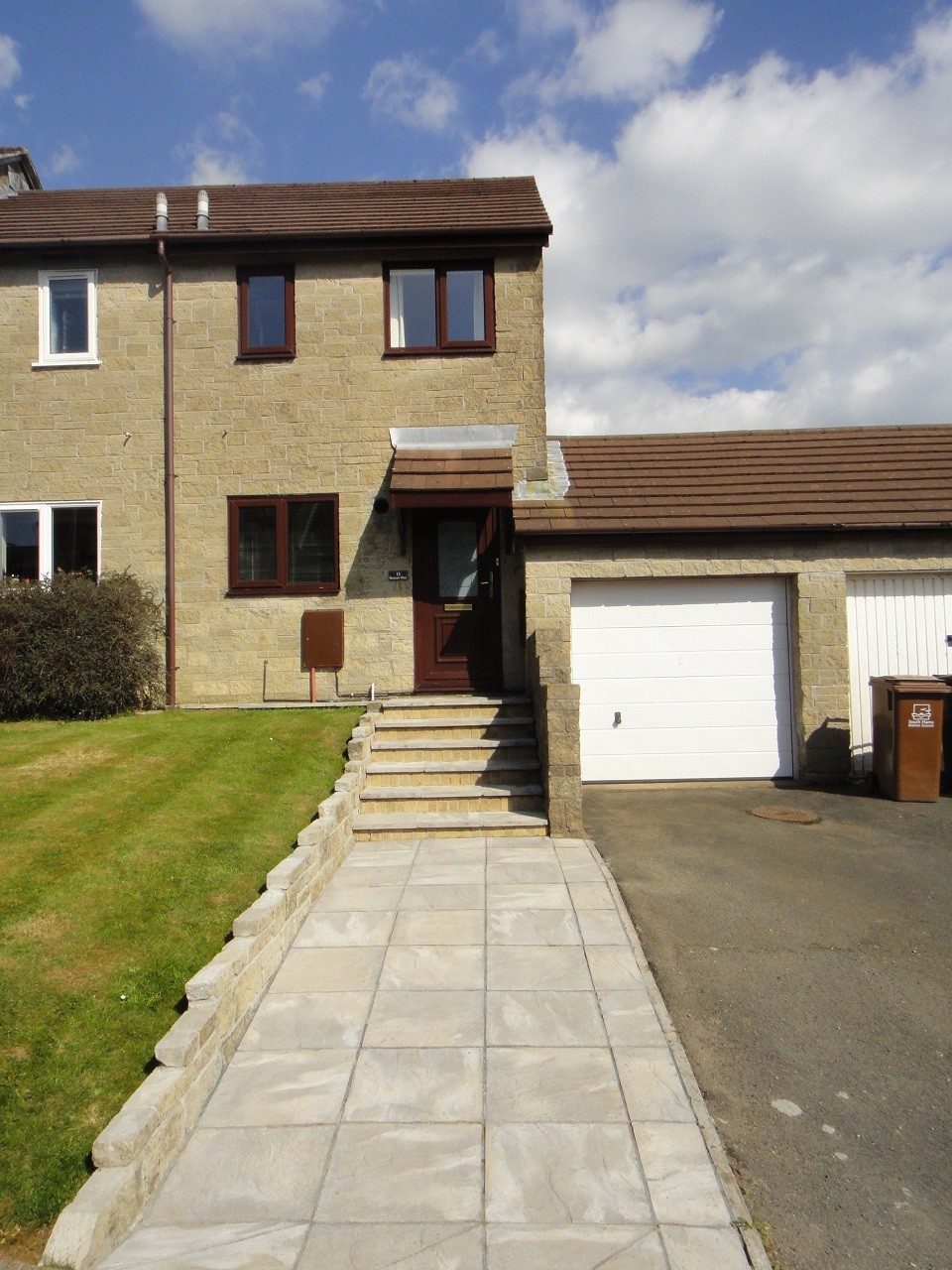 2 bed modern house to let in Woolwell, Plymouth The Online Letting