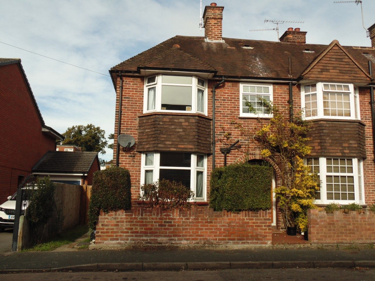 2 Bedroom End of Terrace House in Camberley The Online Letting Agents Ltd
