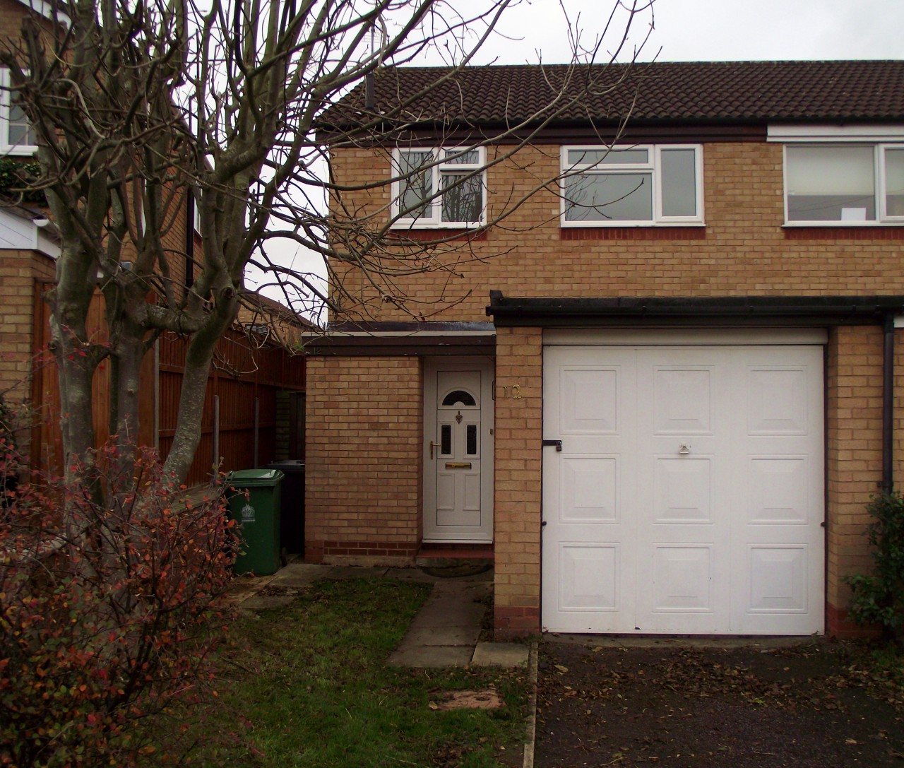 Three Bedroom SemiDetached House to Rent in Abbeydale The Online