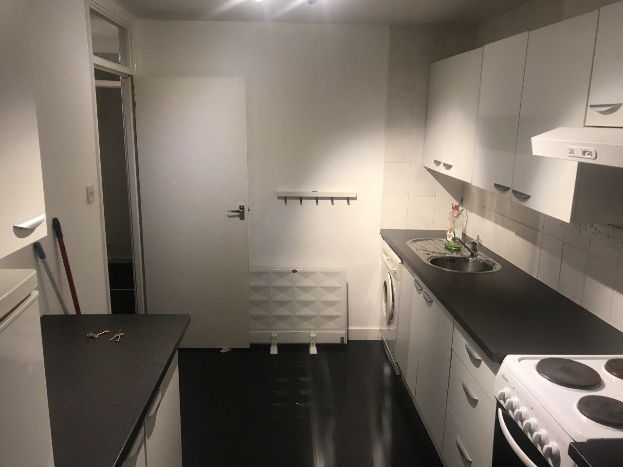 Well located Studio apartment to let in Reigate, Surrey The Online