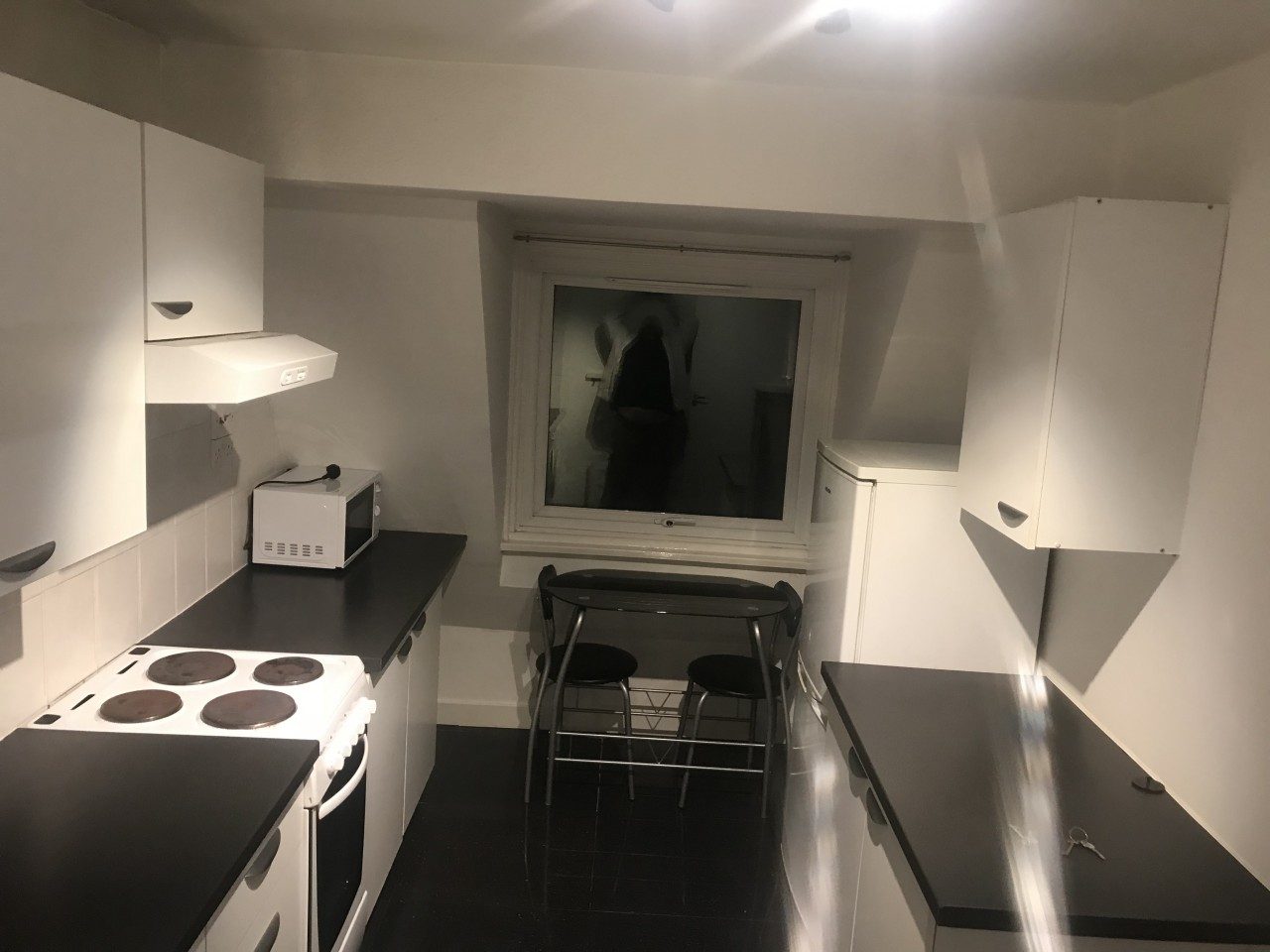 Well located Studio apartment to let in Reigate, Surrey The Online