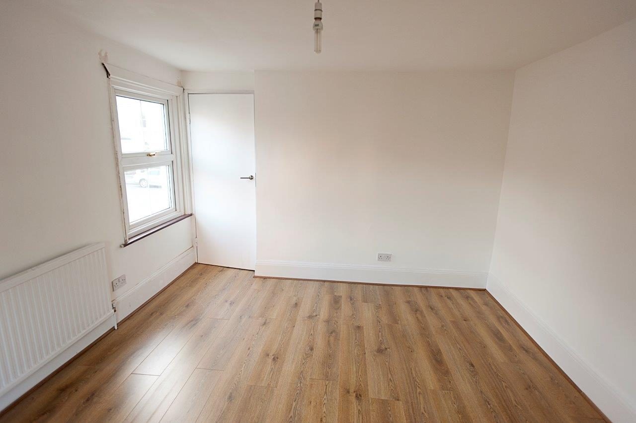 Two Double Bedroom Victorian Flat for Rent in Brockley, SE4 The