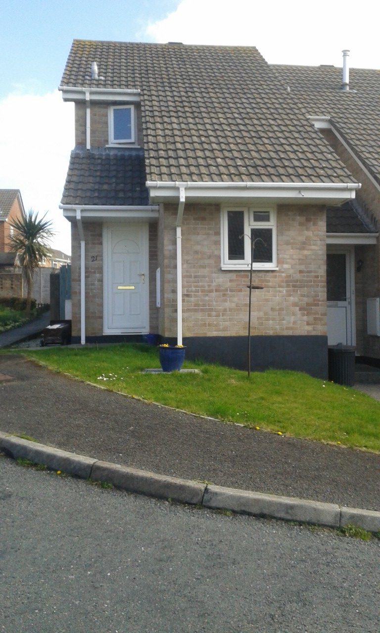 Modern One Bedroom Semi Detached House with Off Road Parking for Two Cars The Online Letting