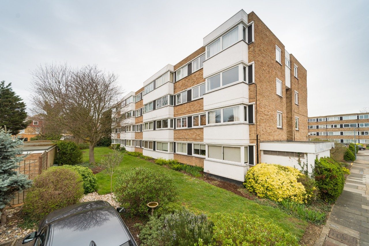 Beautiful 2 Bed Flat in Wanstead, E11 The Online Letting Agents Ltd