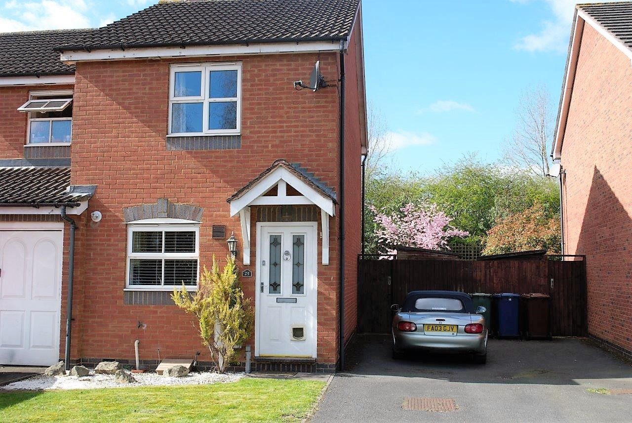 Sunny, spacious 2 bedroom house to let in Banbury The Online Letting