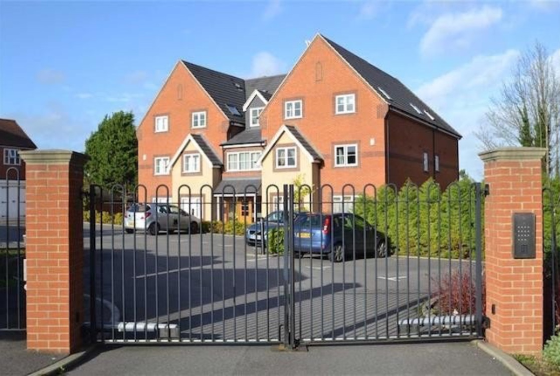 Amazing and Secure Apartment with Parking to Rent in Newbury The