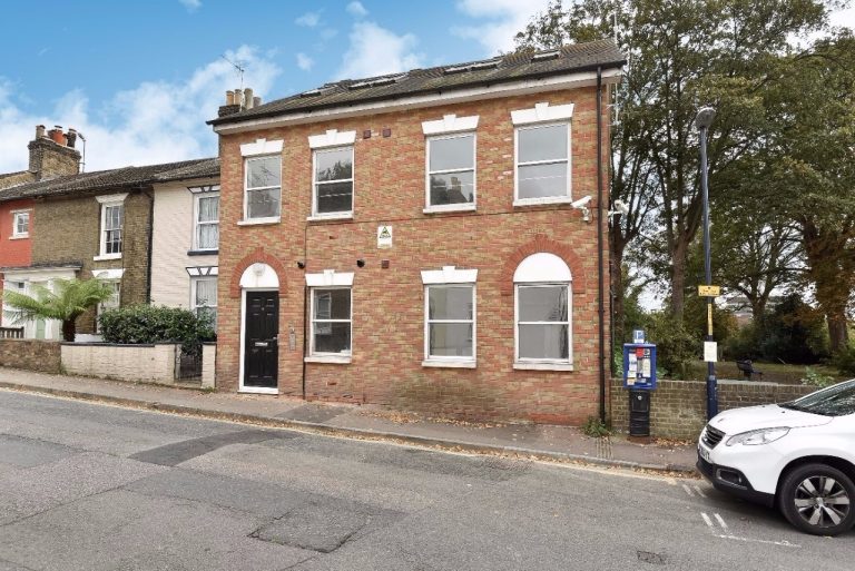 Studio Flat to Let in Brewer Street, Maidstone The Online Letting