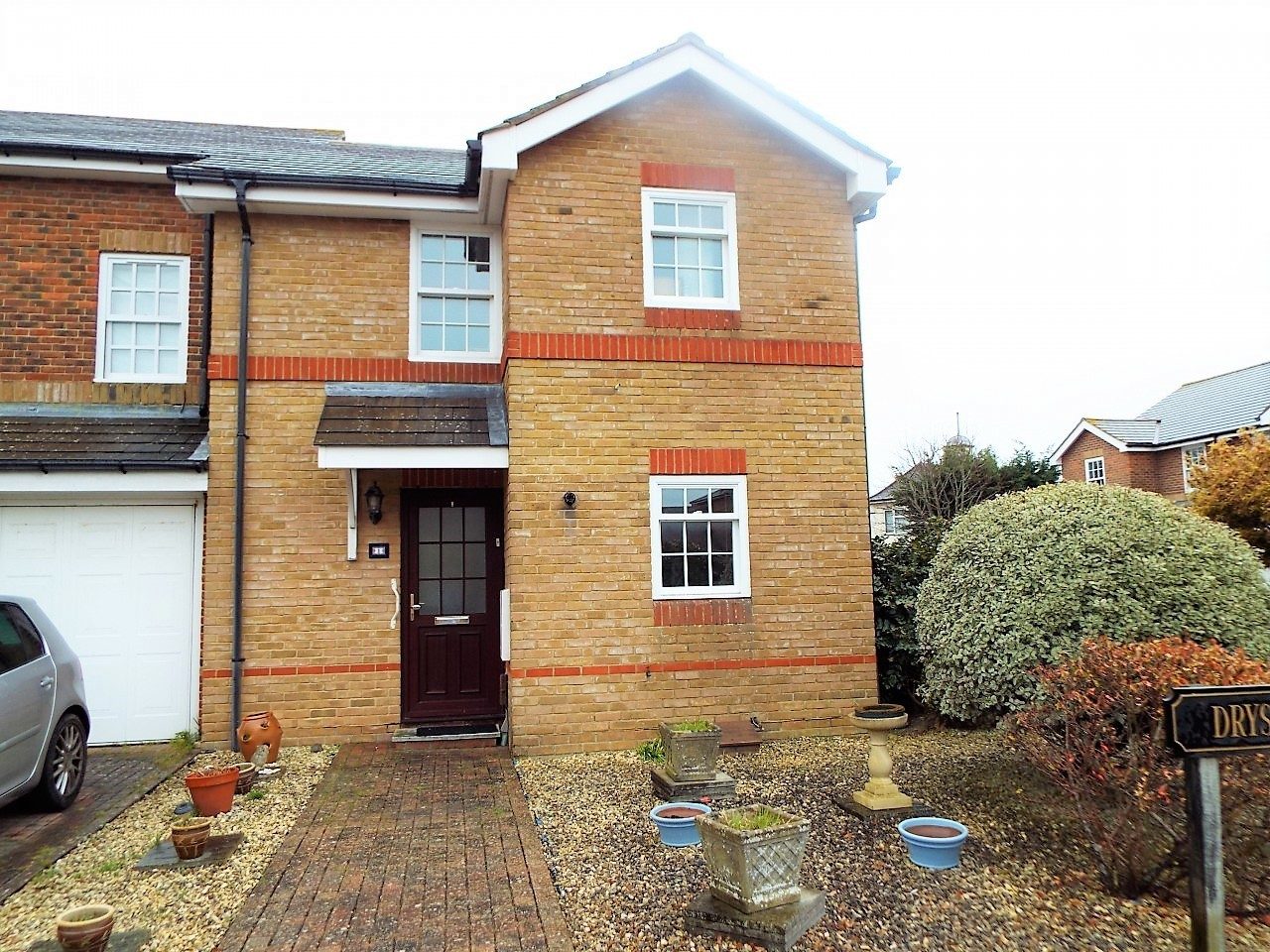 Beautiful Two Bedroom Property Available Now for Rent in the Old Royal