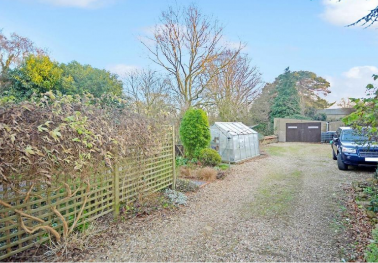 4/5 Bedroom Detached House with Annex to Rent in Mears Ashby The