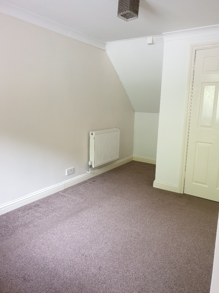 3 Bedroom House to let in Weavers Close, Chippenham The Online