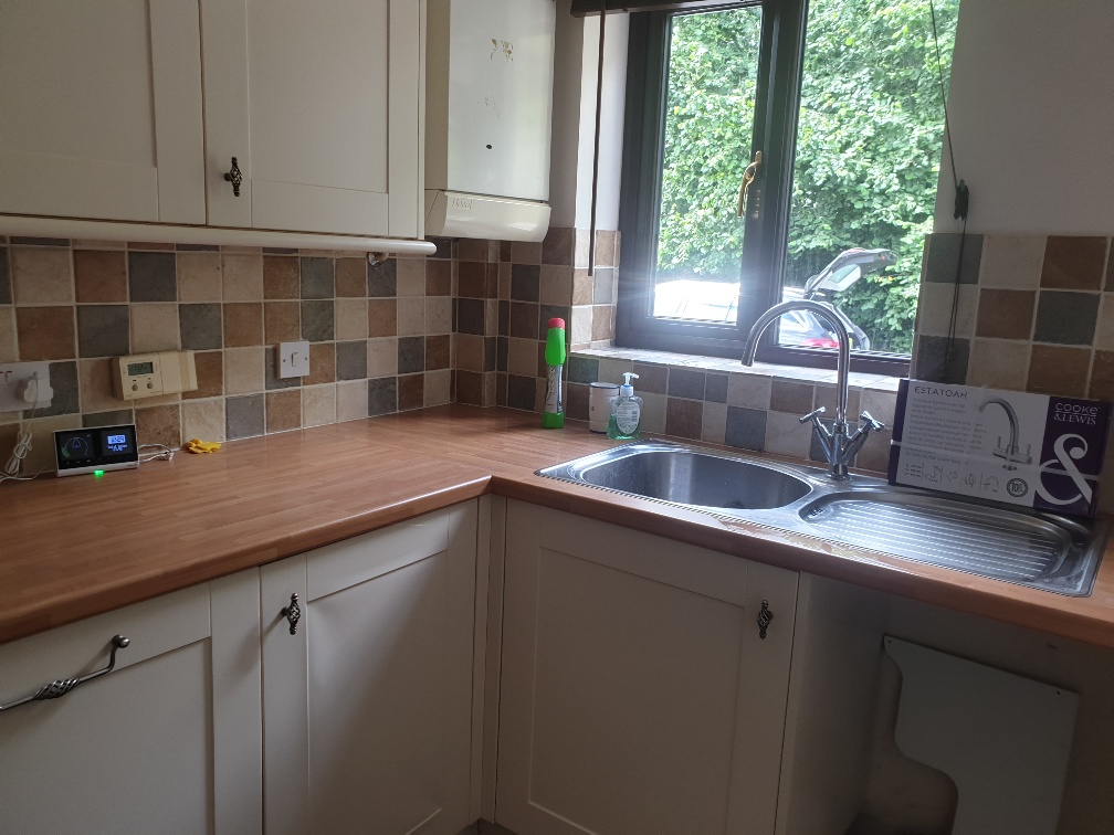 3 Bedroom House to let in Weavers Close, Chippenham The Online