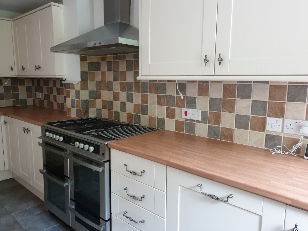 3 Bedroom House to let in Weavers Close, Chippenham The Online