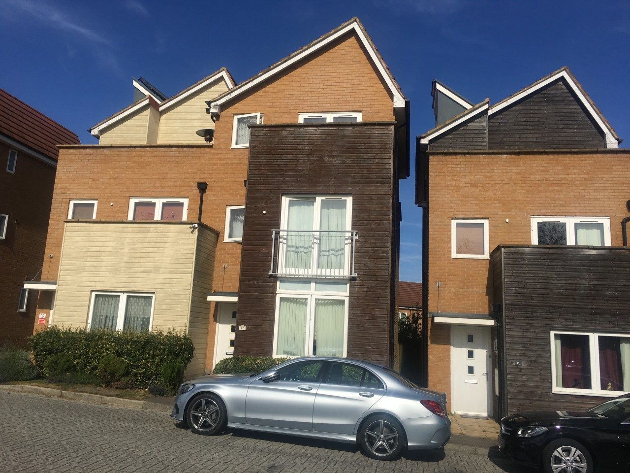 3 Bedroom Semidetached town house to let in Oxley Park, Milton Keynes