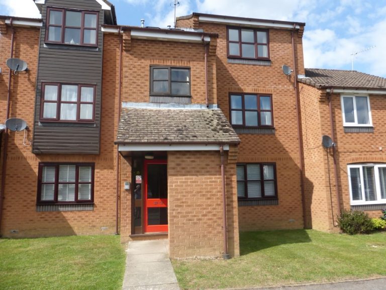 2 bedroom apartment to let in Stokenchurch, Buckinghamshire The