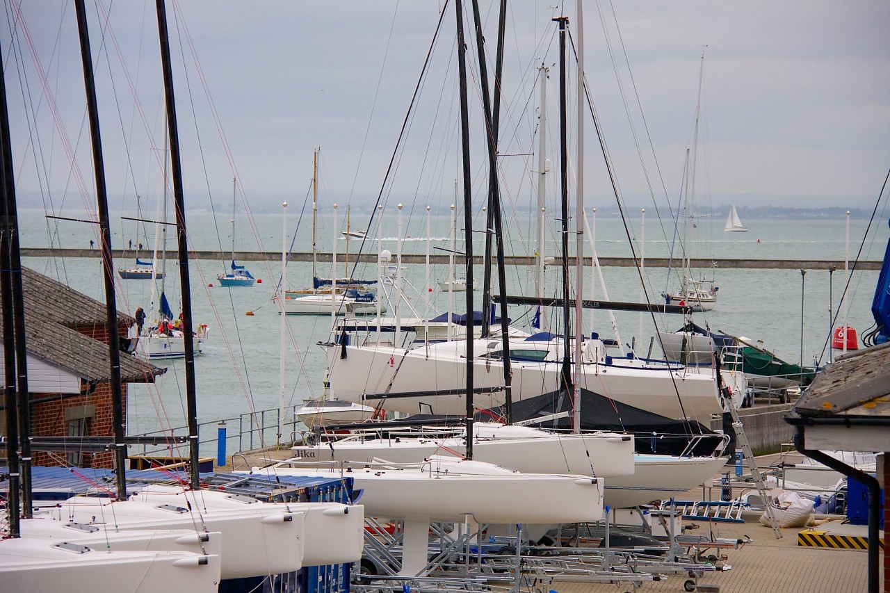 2 Bedroom top floor flat with balcony and sea views ot let in Cowes, Isle of Wight The Online