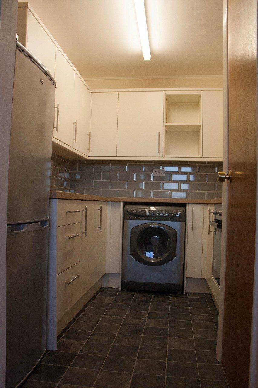 2 Bedroom top floor flat with balcony and sea views ot let in Cowes, Isle of Wight The Online