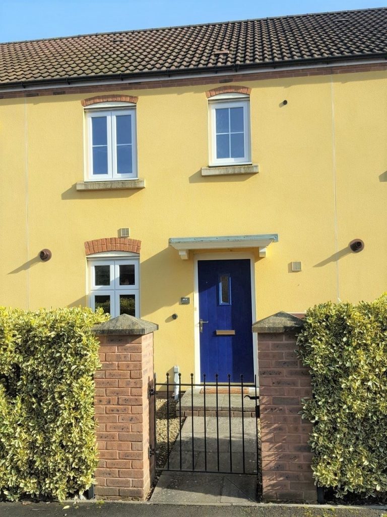 Spacious & Well Presented 3 Bed House To Let in Kingsway, Gloucester