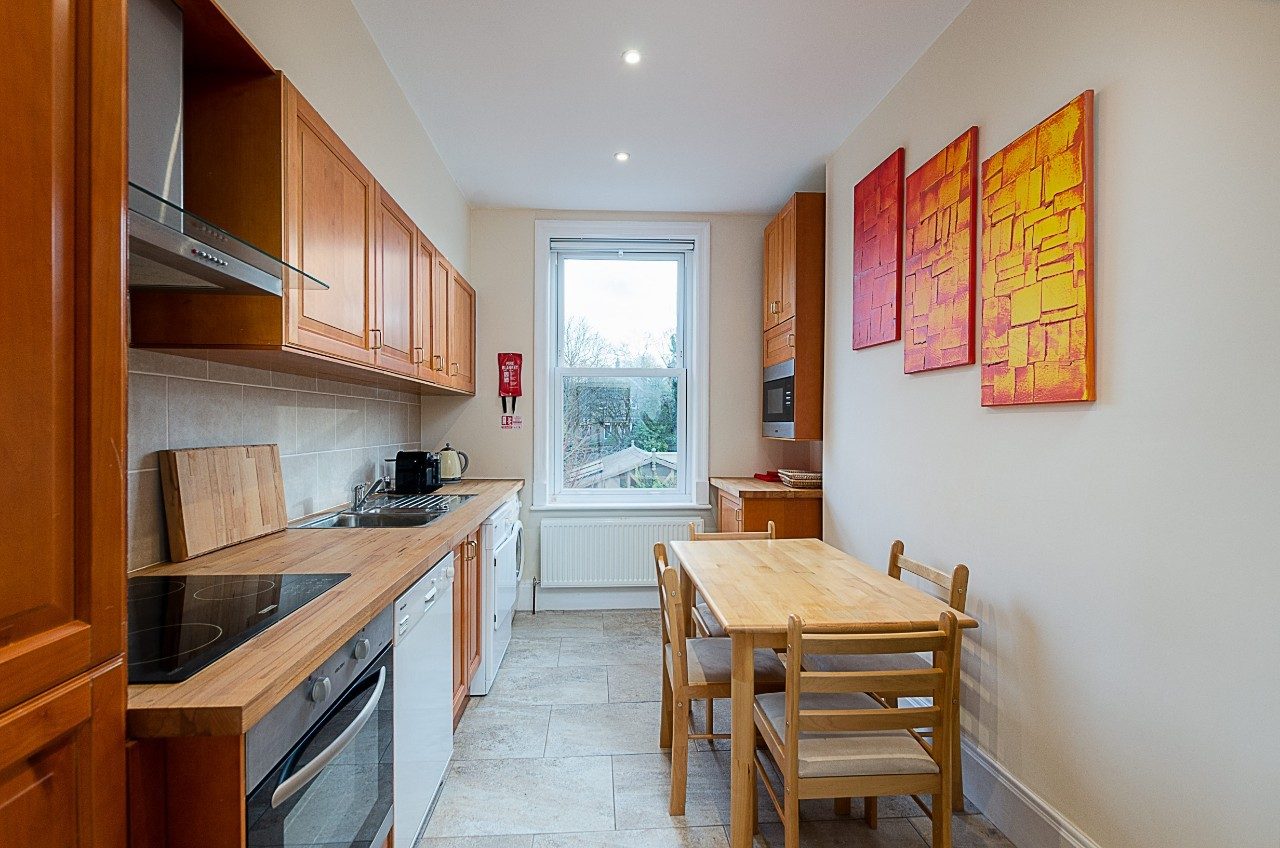 Spacious One Bedroom Flat to Rent in Period Property in Wallington