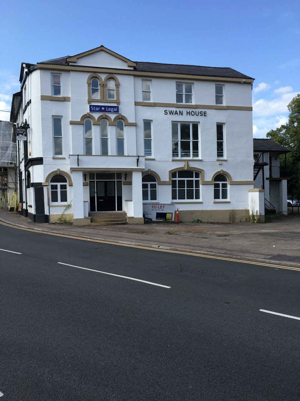Commercial Property to Let Swan House Suitable for offices, retail