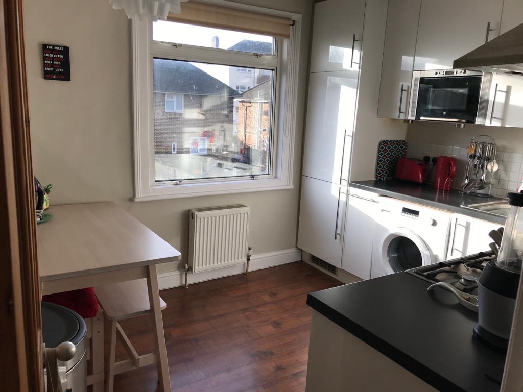 Room for Rent in Spacious and Beautiful Two Bedroom Apartment in London