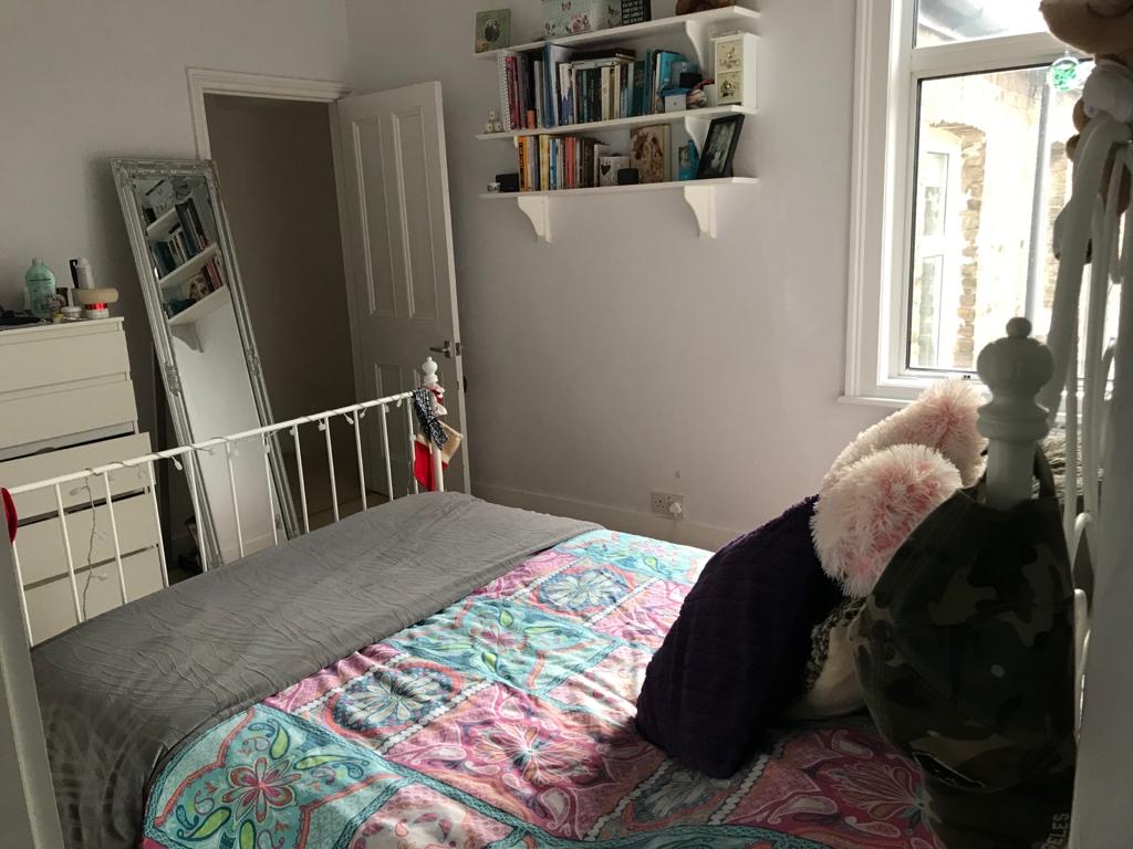 Room for Rent in Spacious and Beautiful Two Bedroom Apartment in London
