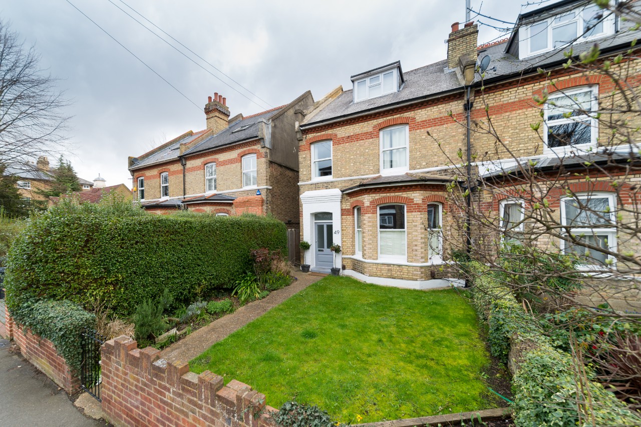 Large 2 bedroom period flat to let in Surbiton The Online Letting
