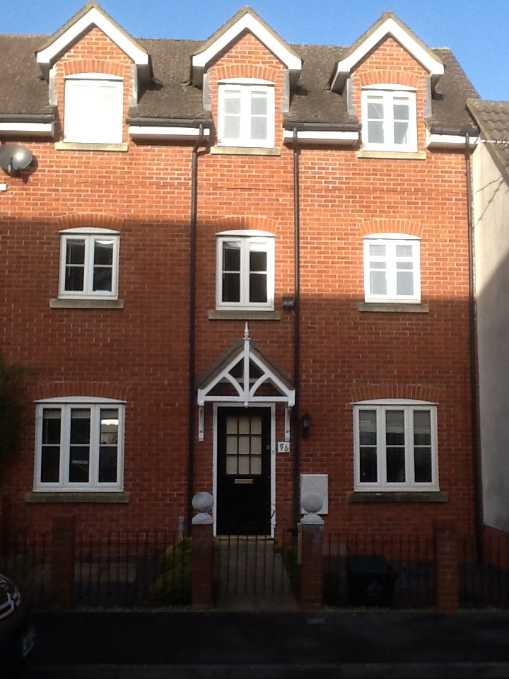Three Bedroom Town House to Let in Calne The Online Letting Agents Ltd