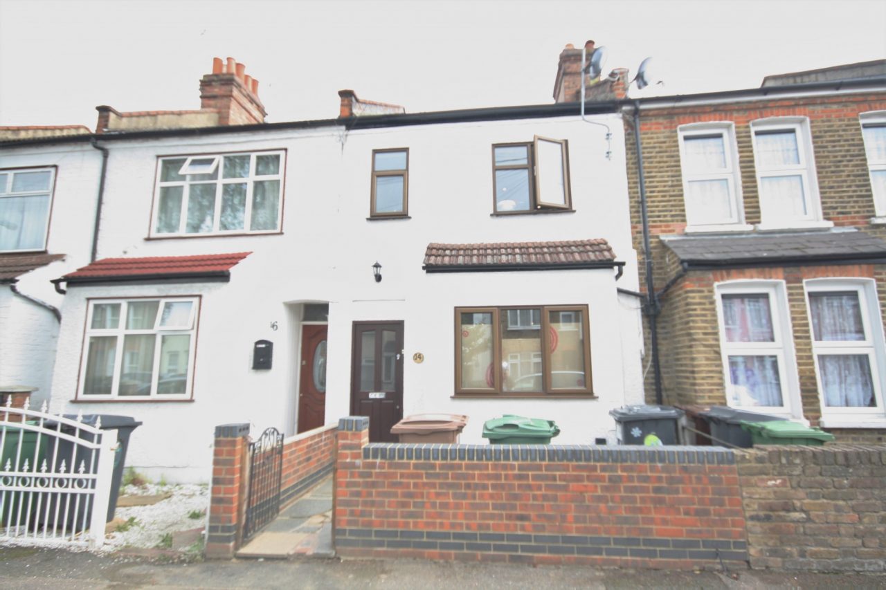 Three bedroom house to let in Spencer Road Walthamstow The Online