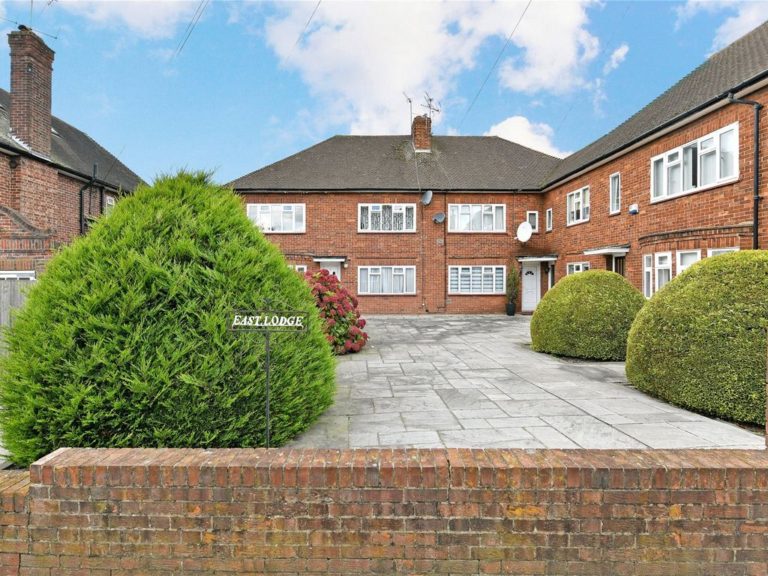 Flat 3, East Lodge, Holly Park Gardens, Finchley, London N3 3NH The Online Letting Agents Ltd