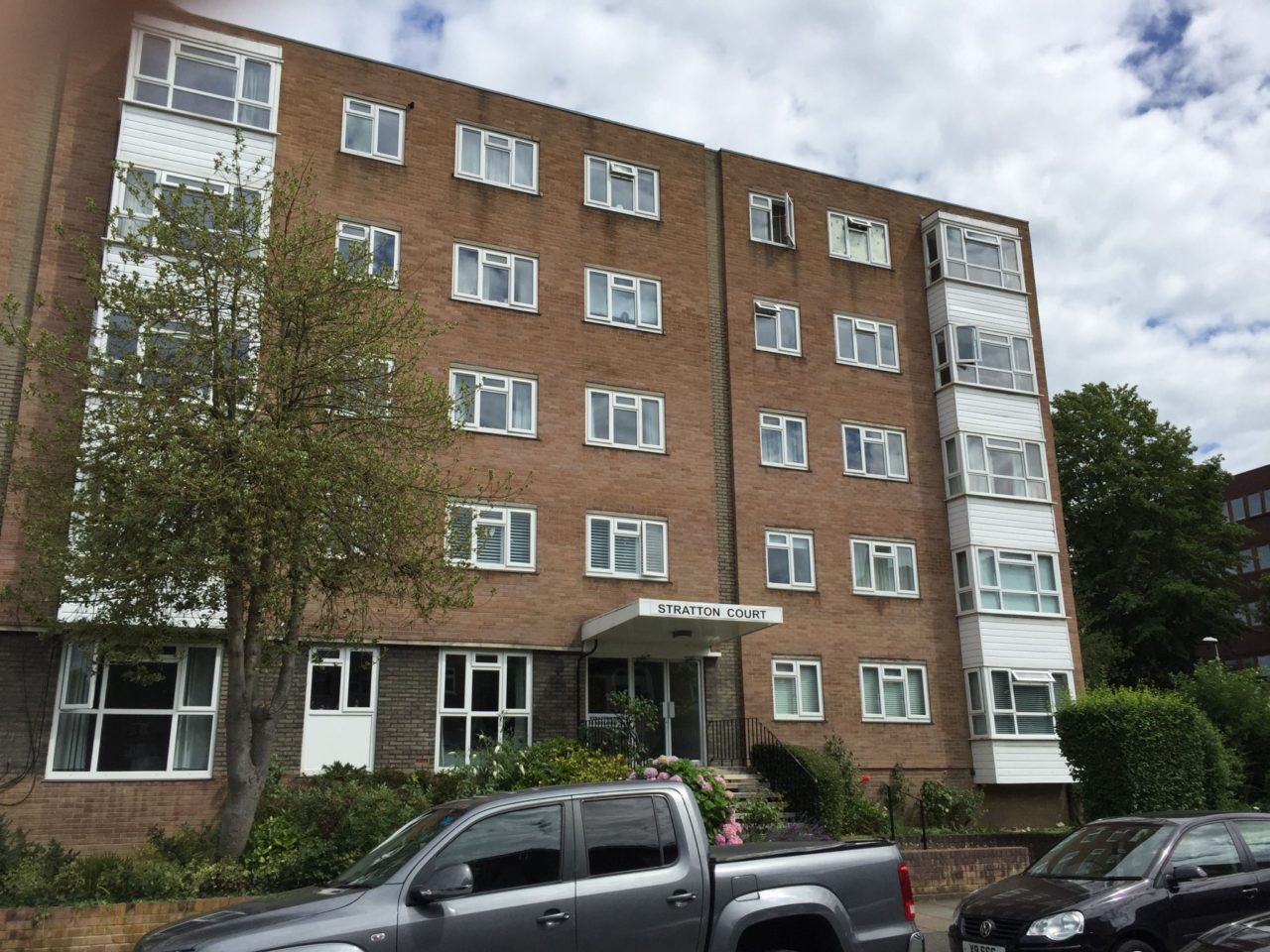 One Bedroom Apartment with Separate Home Office/Studio to let in