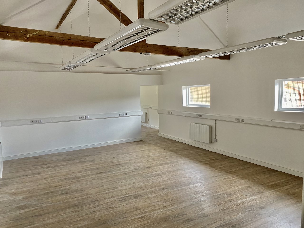 Openplan office space to let at Home Farm Business Centre, Romsey
