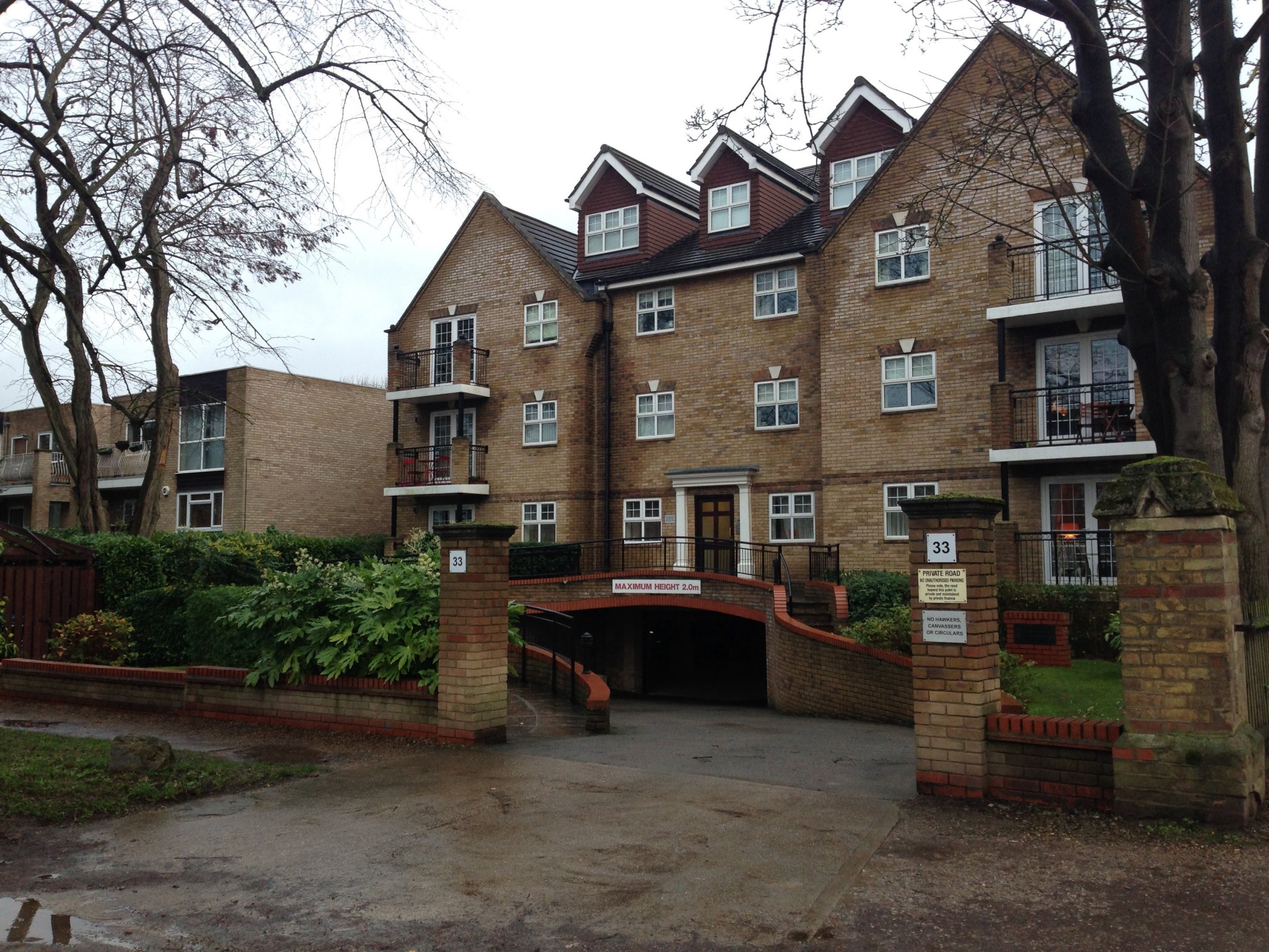 2 bedroom spacious apartment with balcony in sought after development, Beckenham BR3 The
