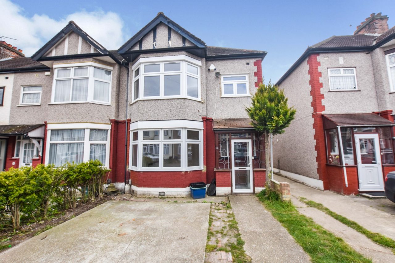 Three Bedroom House located within moments walk to Newbury Park Station