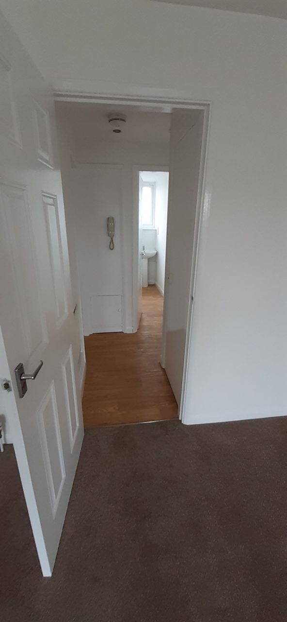 Spacious studio flat to let in Ramsgate Great Location! The Online