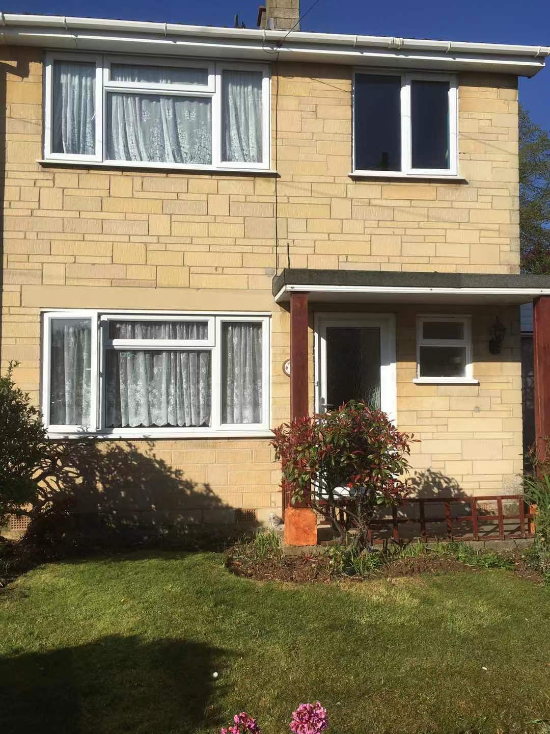 Spacious Three Bedroom Semidetached House to Let in Chippenham The