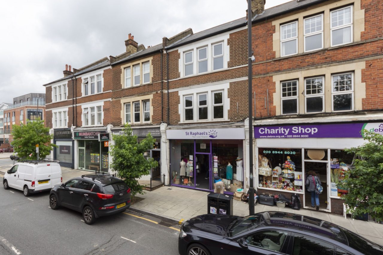 Stunning, completely renovated 3 double bed, 2 bathroom apartment to