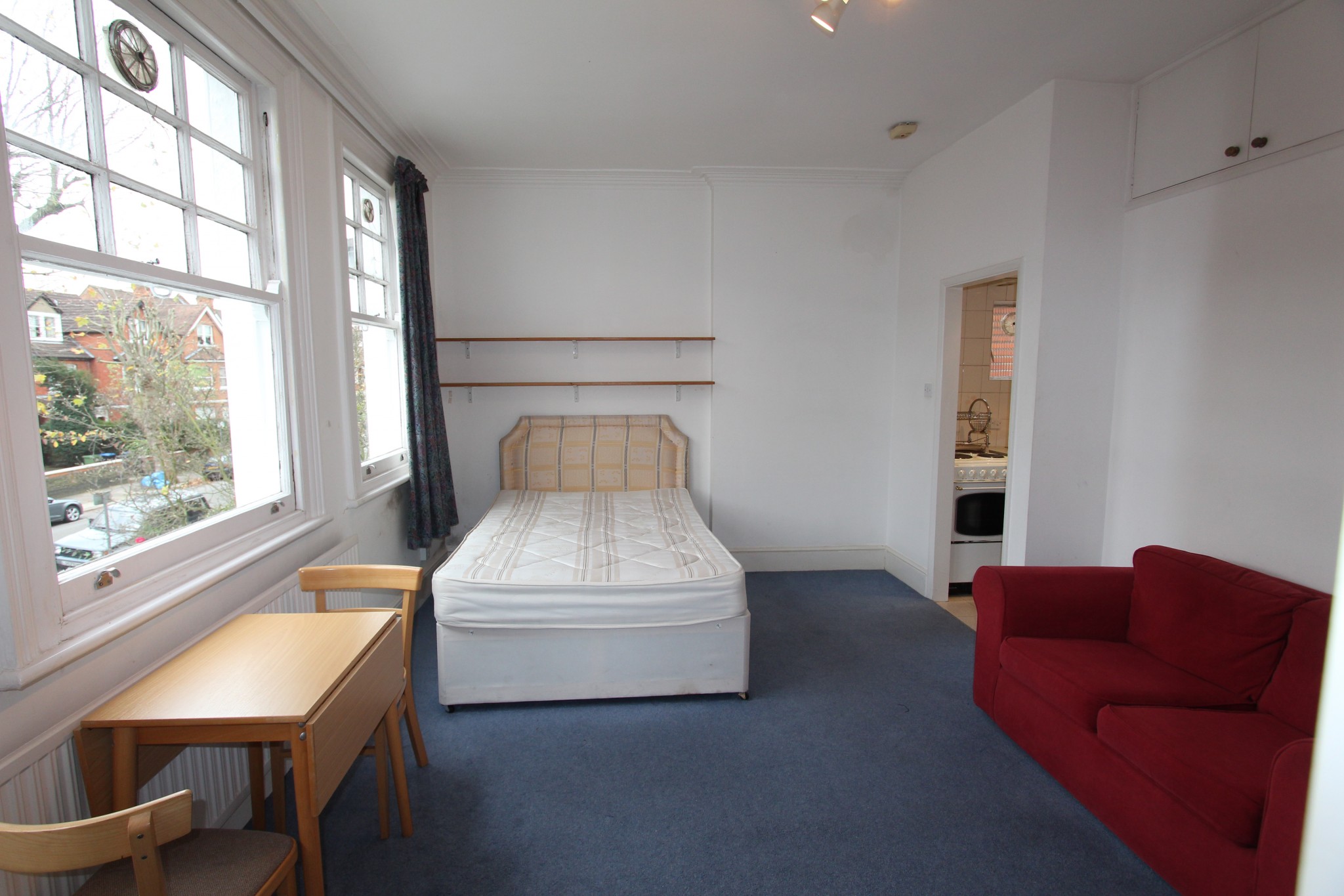 Bright Quiet STUDIO FLAT (1st Floor) with Separate Kitchen & Bathroom